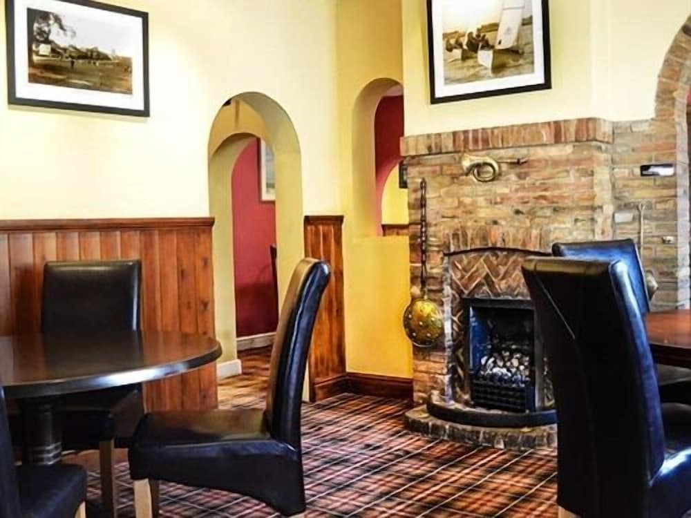 Sudbury Vacations - The Crown Hotel - Property Image 4