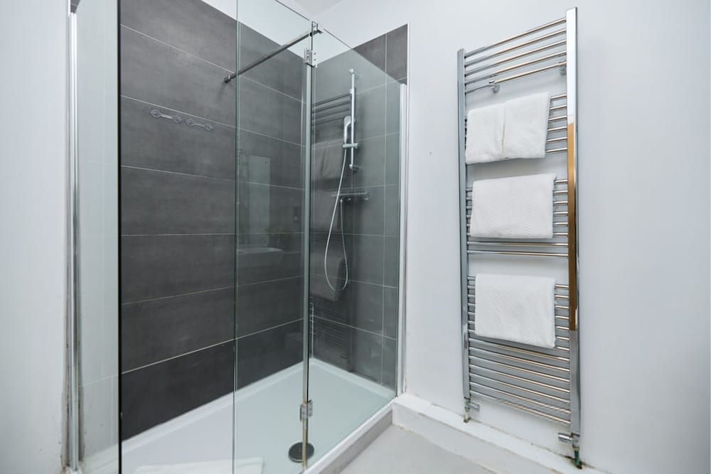 The Spitalfields Beauty - Bright 2bdr Flat