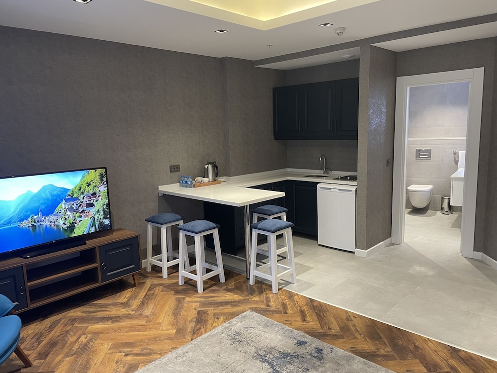 Feri Suites - Image 25