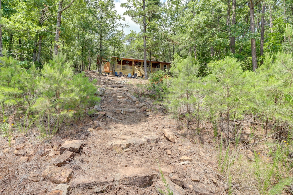 Edgemont Waterfront Cabin Rental w/ Beach Access! view 5