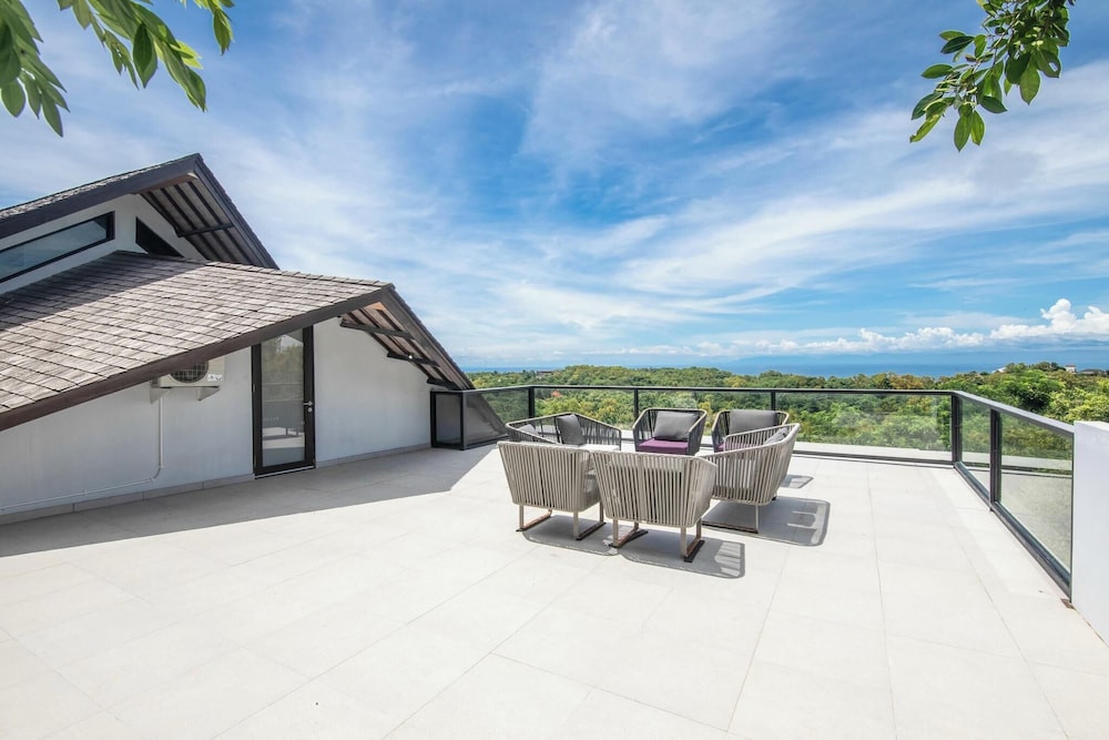 Stunning 6BR Villa 5 Mins to Bingin