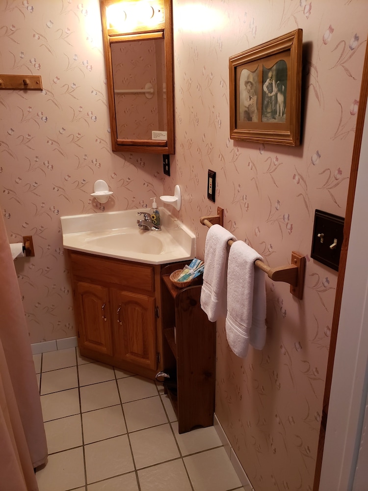 Hudson Manor Bed and Breakfast