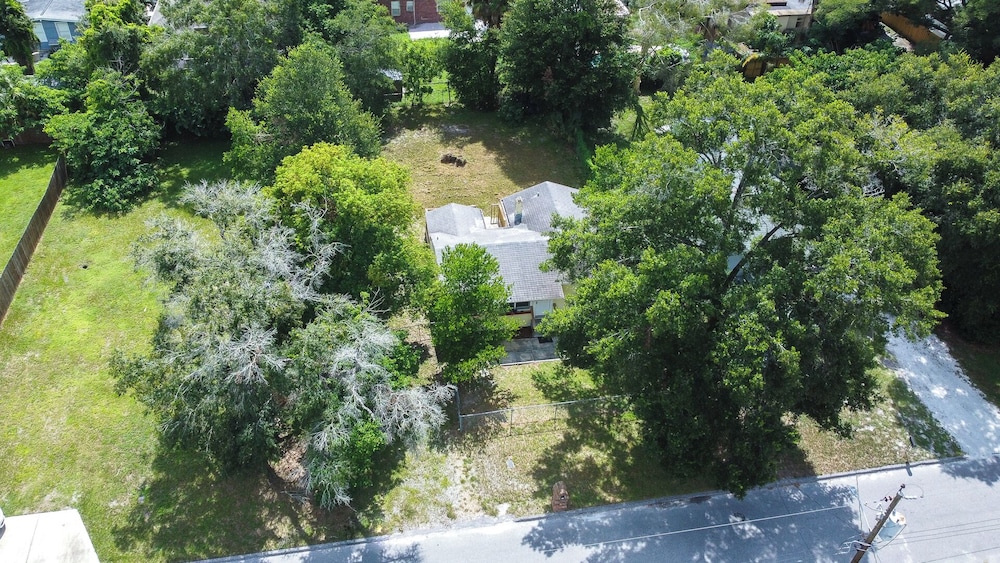 Charming Seminole Heights Getaway