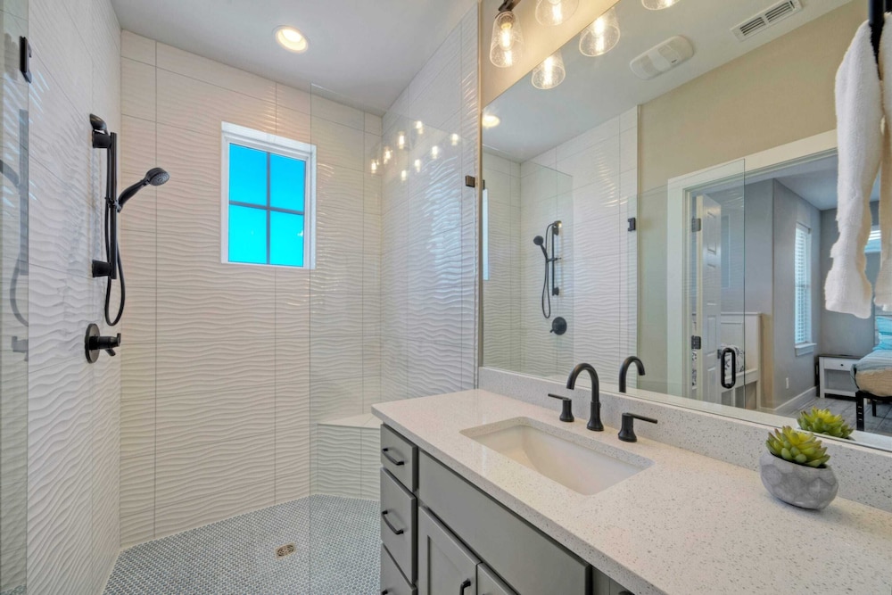 Private Pool+hot Tub, Near the Beach, Gulf Glimpse Marlin Cove by Avantstay