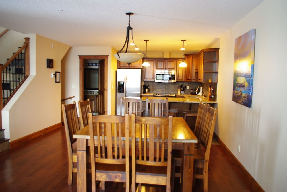 Kimberley Vacations - Timber Stone Lodge by RMA - Property Image 1