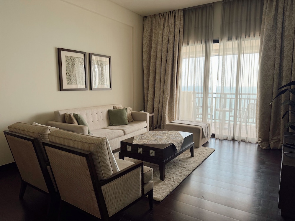 Resort Apartments - Royal Amwaj North