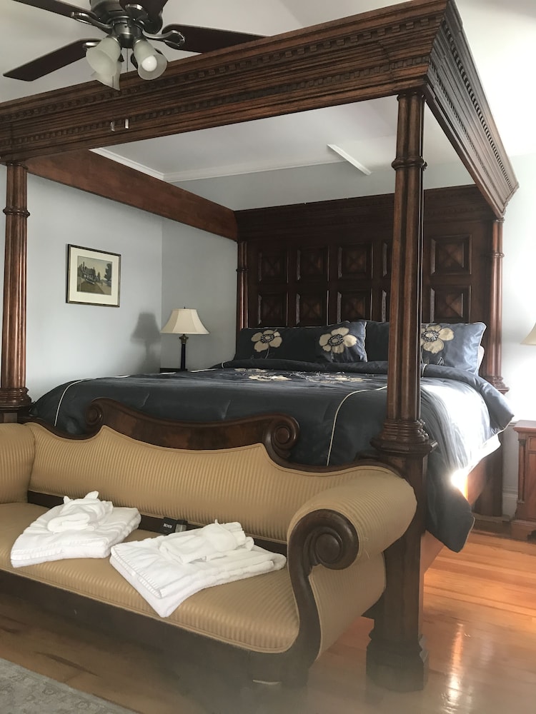 Edgewood Manor view 4