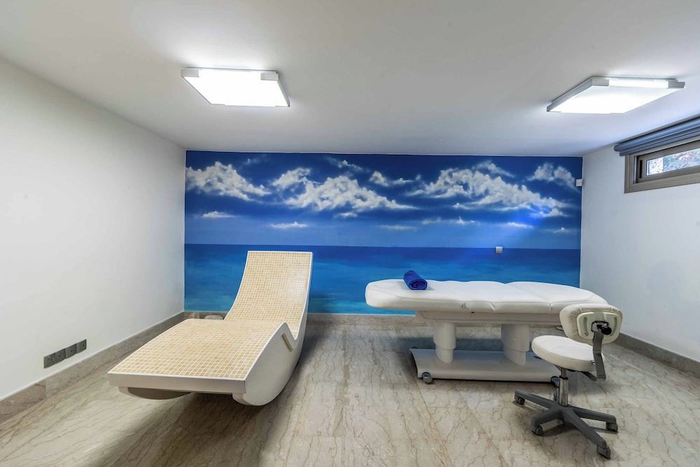 Harmonia Beach Villa