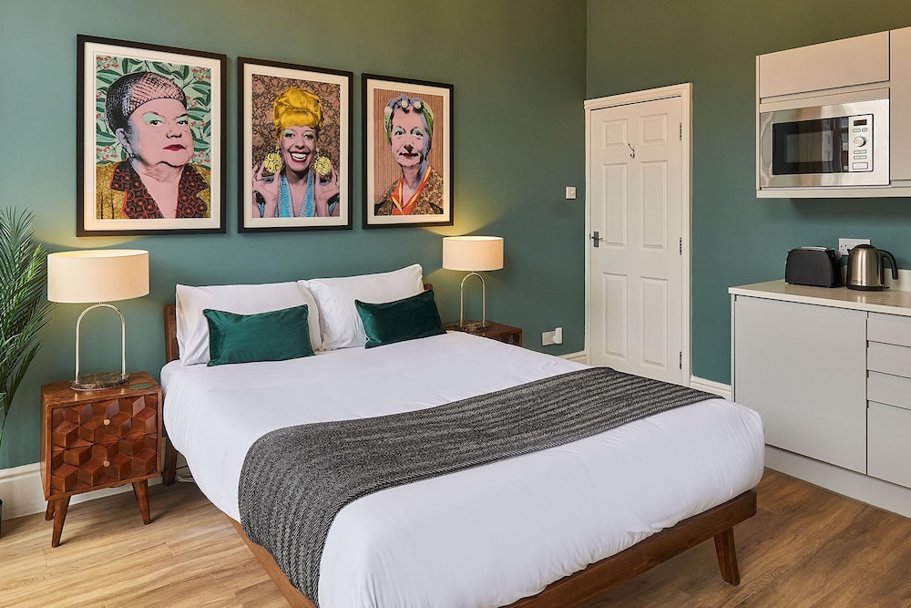 Host Stay The Falkner Quarters I and II