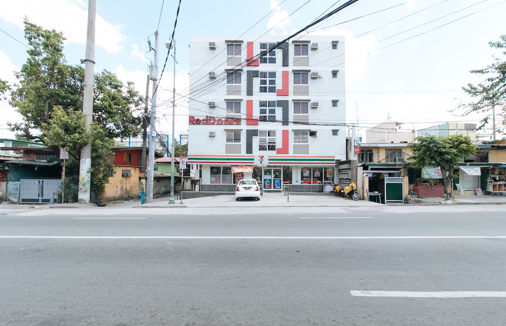 RedDoorz near C5 Kalayaan Avenue Makati view 5
