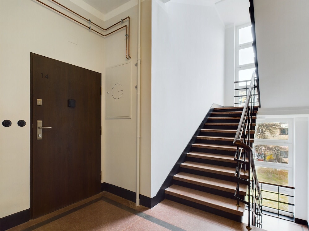 Bright Studio on Wilcza by Renters view 4