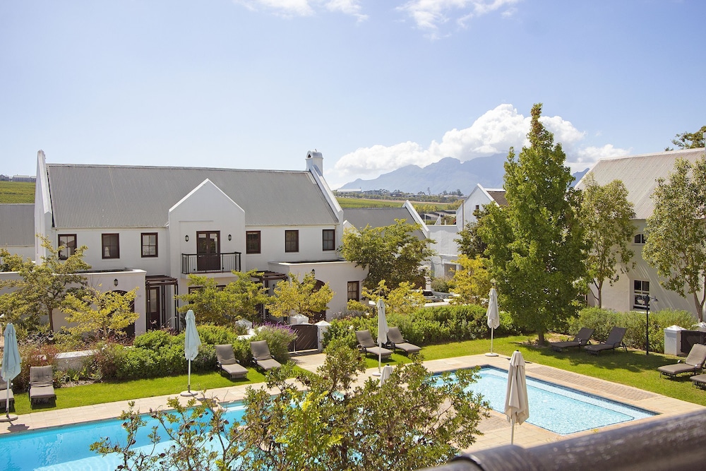Winelands Golf Lodges at De Zalze