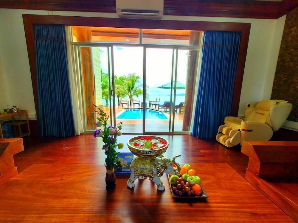 Try Palace Resort Sihanoukville