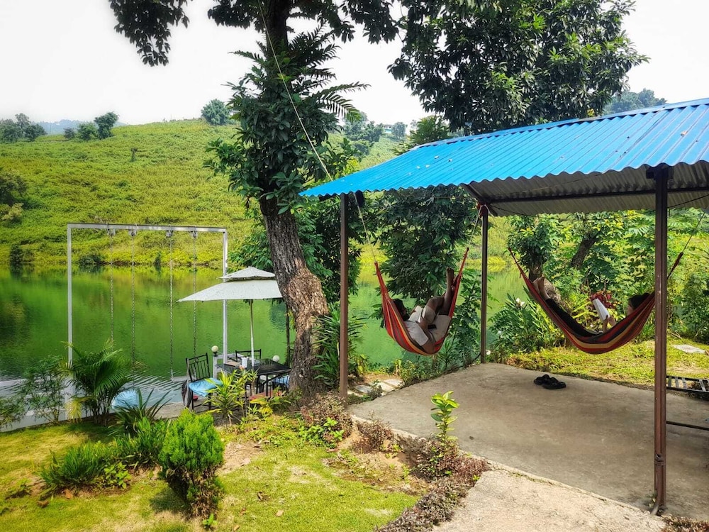 Lake Wave Cottage & Resturent view 4