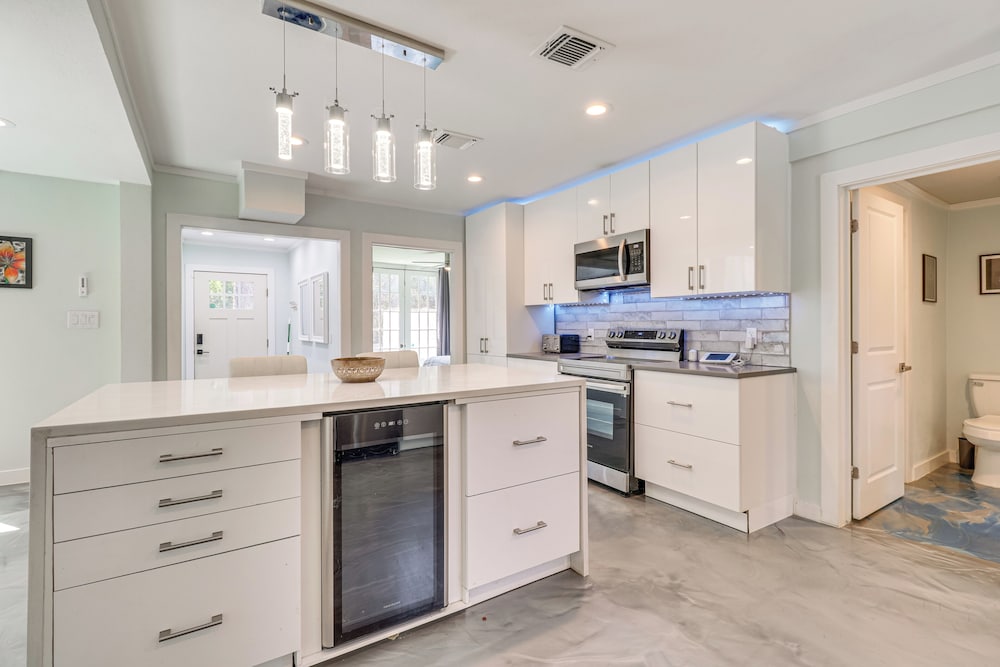 2 Mi to Lake Bastrop! Modern Lost Pines Retreat