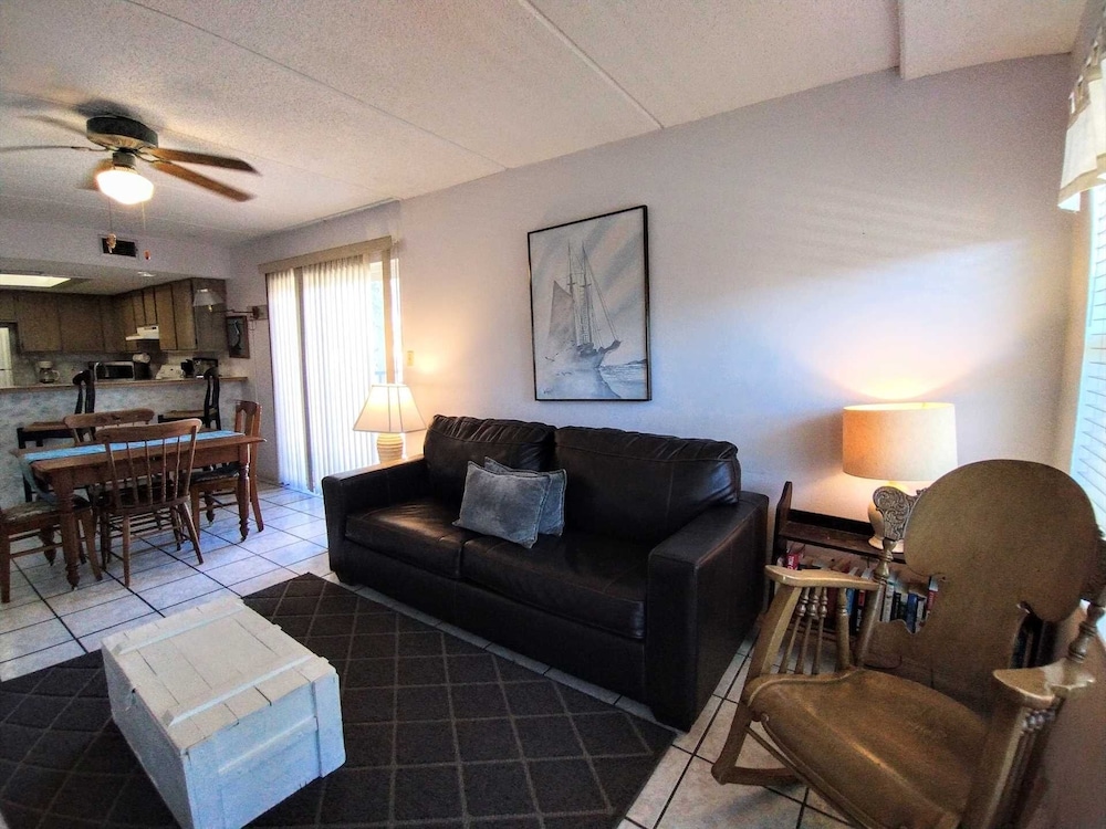 Surfside I 206 Minium 2 Bedroom Condo by RedAwning view 4