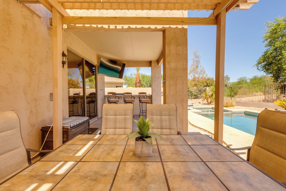 Private Yard & Fairway View: Phoenix Golf Retreat!