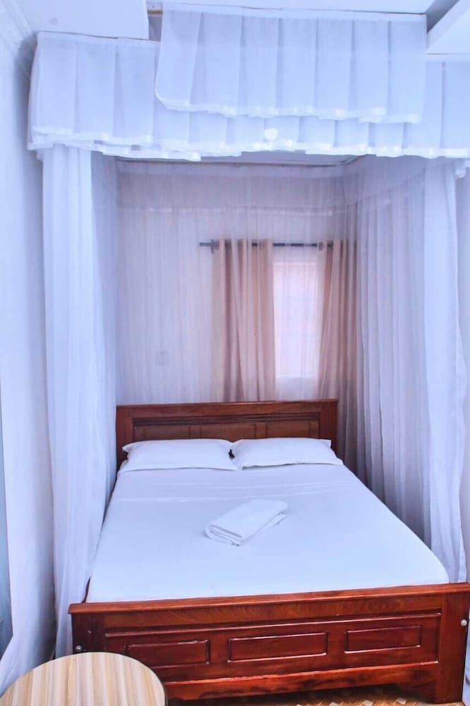 Lux Suites The Pink House Naivasha