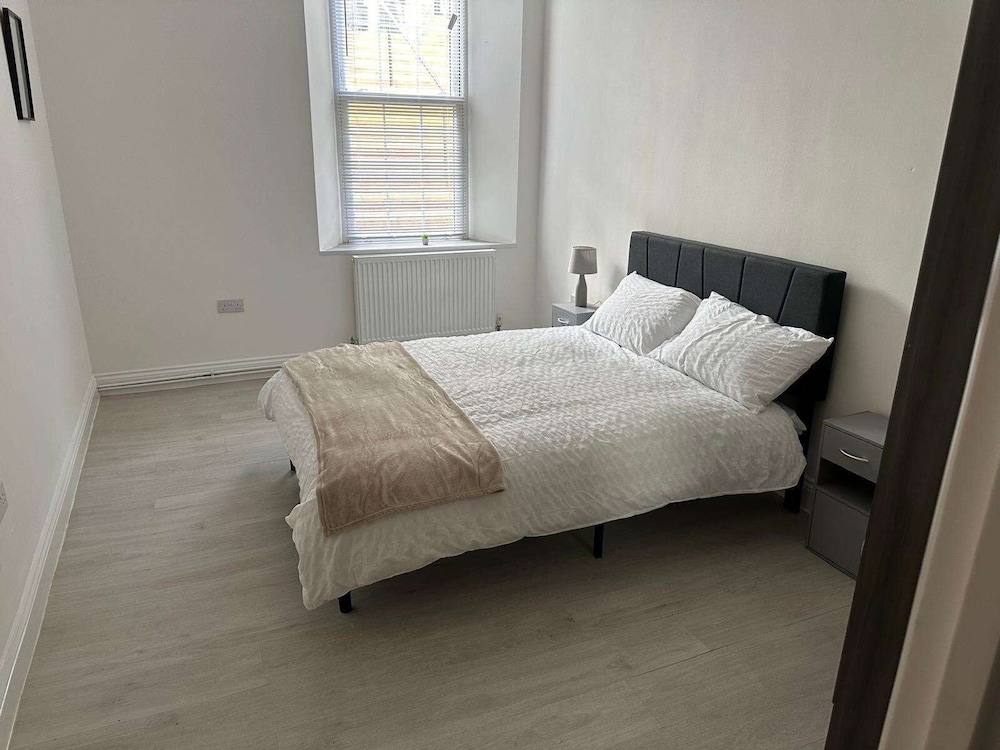 Immaculate 1-bed Apartment in Walton on the Naze view 4