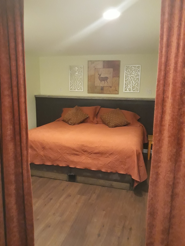 Alice's Black Hills Cottage view 4