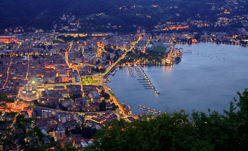 Riva Bellano Camelia 1 view 3