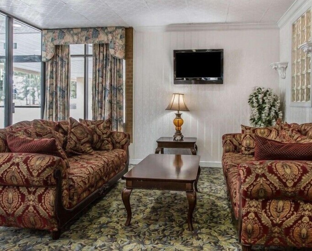 Travelers Inn Douglas By OYO US-441