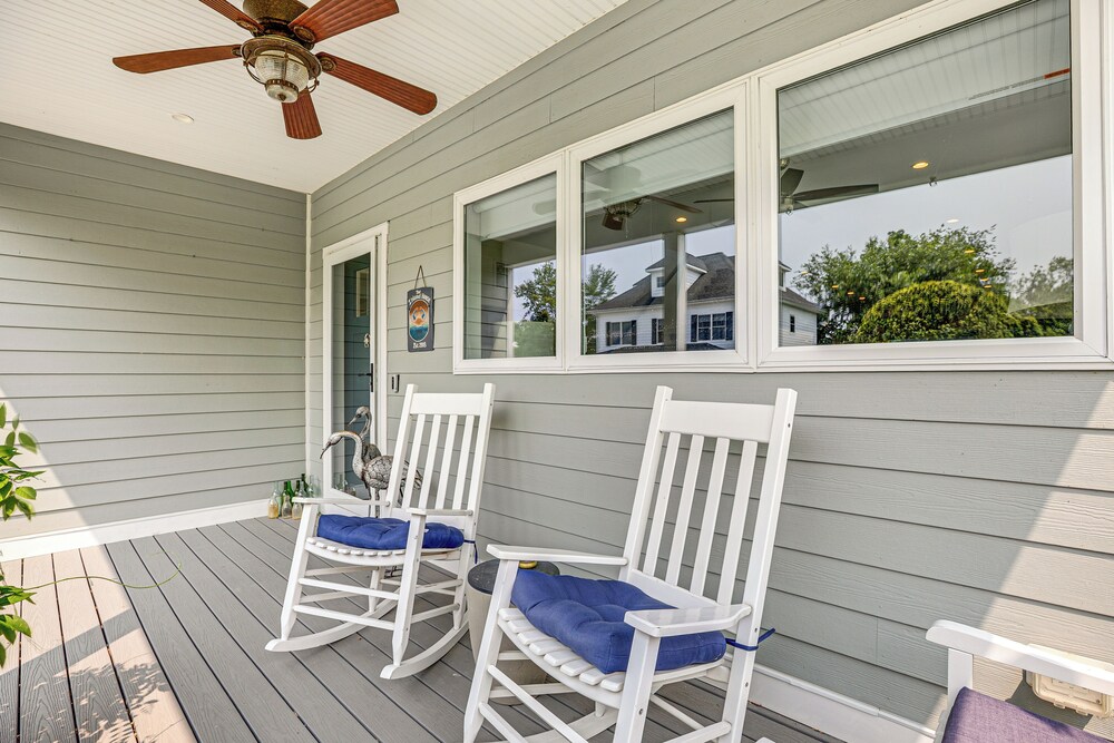 Near Solomons Island Boardwalk: Home w/ Hot Tub!