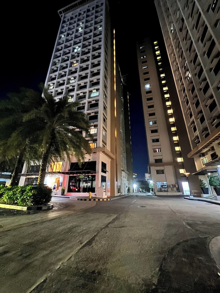 Alabang Staycation Sucat