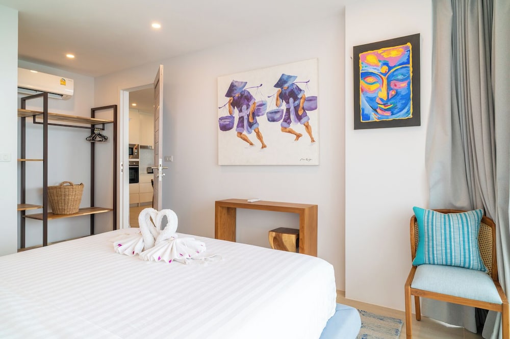 Cozy 2-Bed Apt by the Sea & Beach KBR37