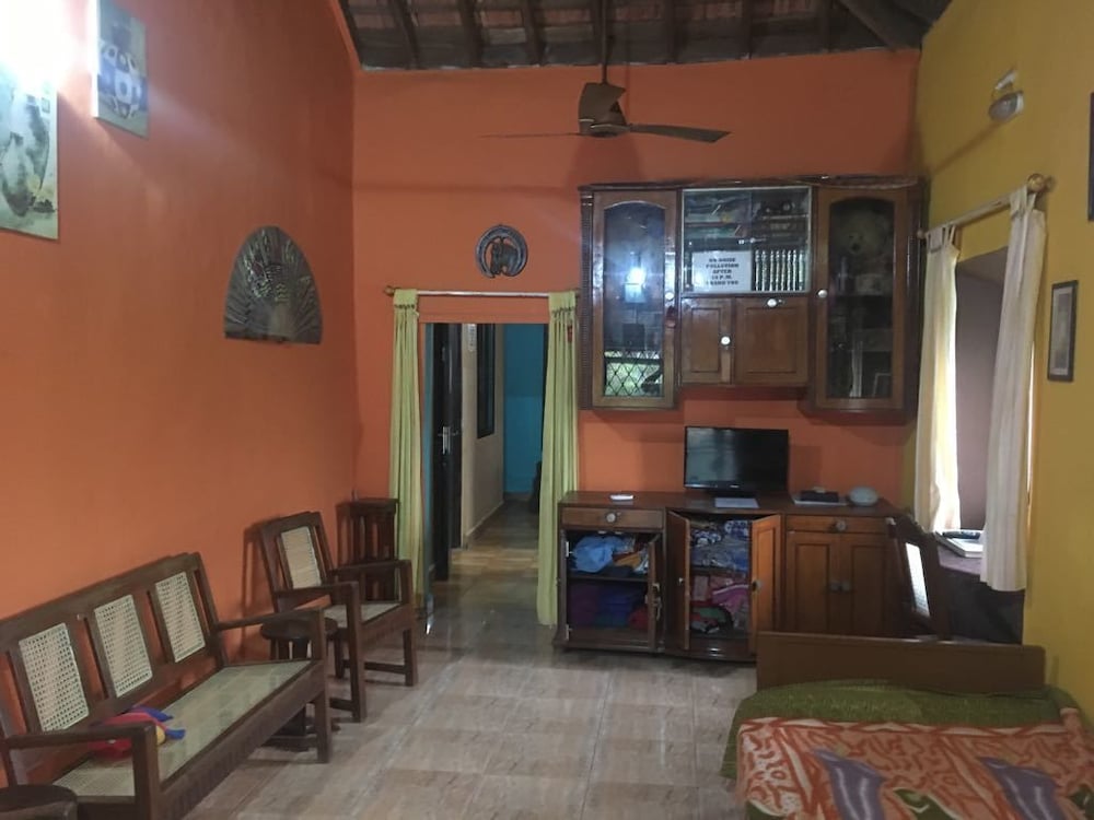 Ocean Waves Anjuna Villa view 4
