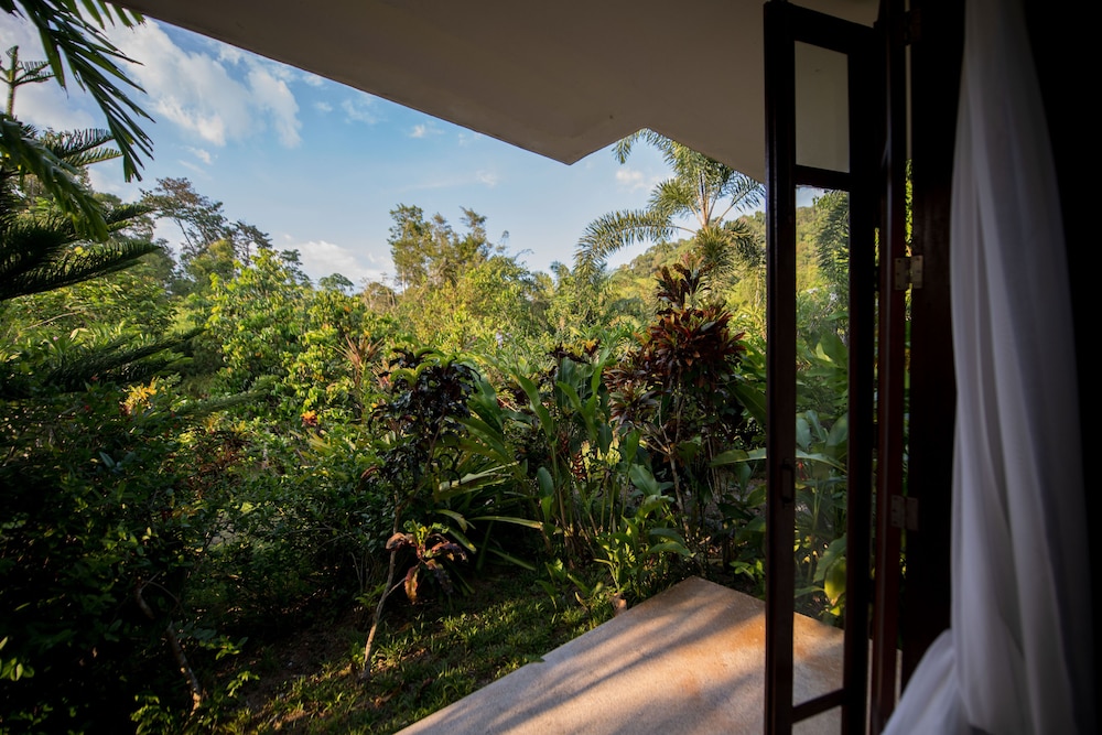 Wareerak Hot Spring & Wellness