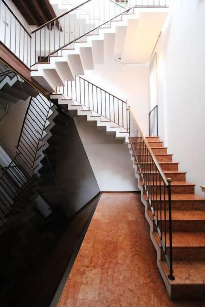 Comfortable Apartment Cavour Square