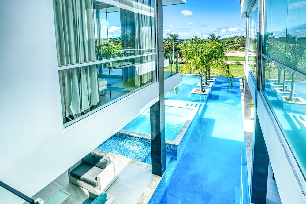 Cap Cana Villa for Rent Modern Fresh and Fully-equipped Oceanfront Villa