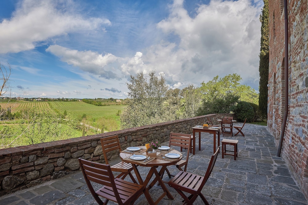 La Gazzara Castell'In Villa