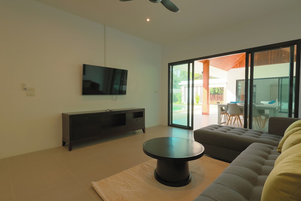 Samui Paradise Pool Villa by Sea N' Rent