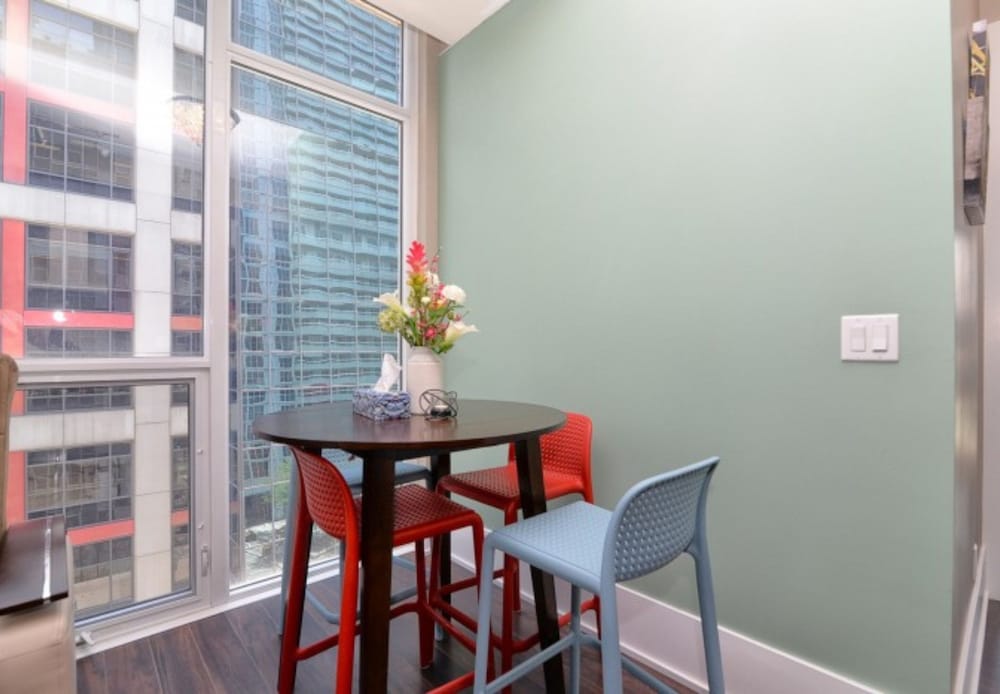Applewood Suites - CN Tower & Convention
