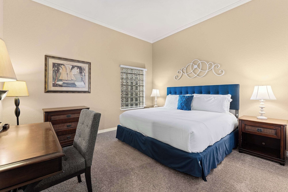 Homey Nature Escape Sleeps 6!