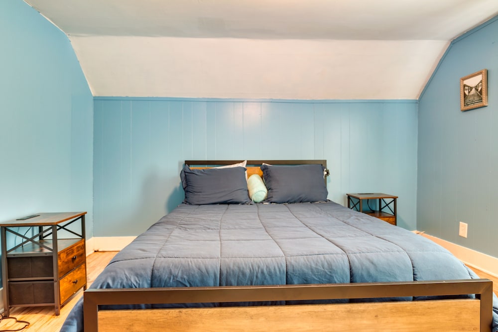 Pet-friendly Michigan Getaway w/ Porch & Kayaks! view 2