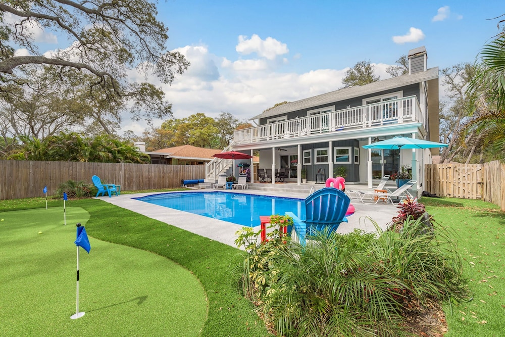 Tropical Oasis With Heated Pool