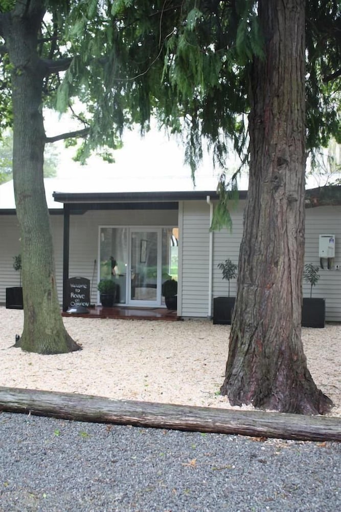 Revive On Oakview Boutique Accommodation and Spa