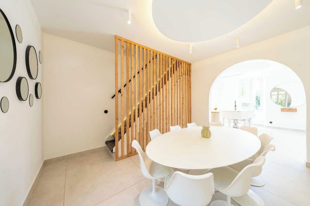 Superb Villa With Swimming Pool & Wellness Area