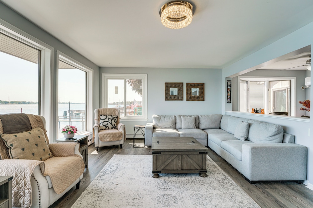 Spacious Riverfront Home w/ Dock in St Clair!