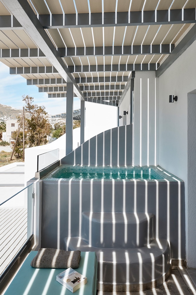Amara Suites Santorini
