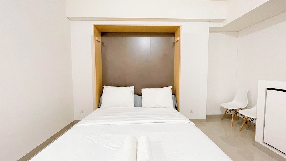 Simple Look Studio (No Kitchen) Near Unhas Bandaraya - Tallasa City Makassar Apartment