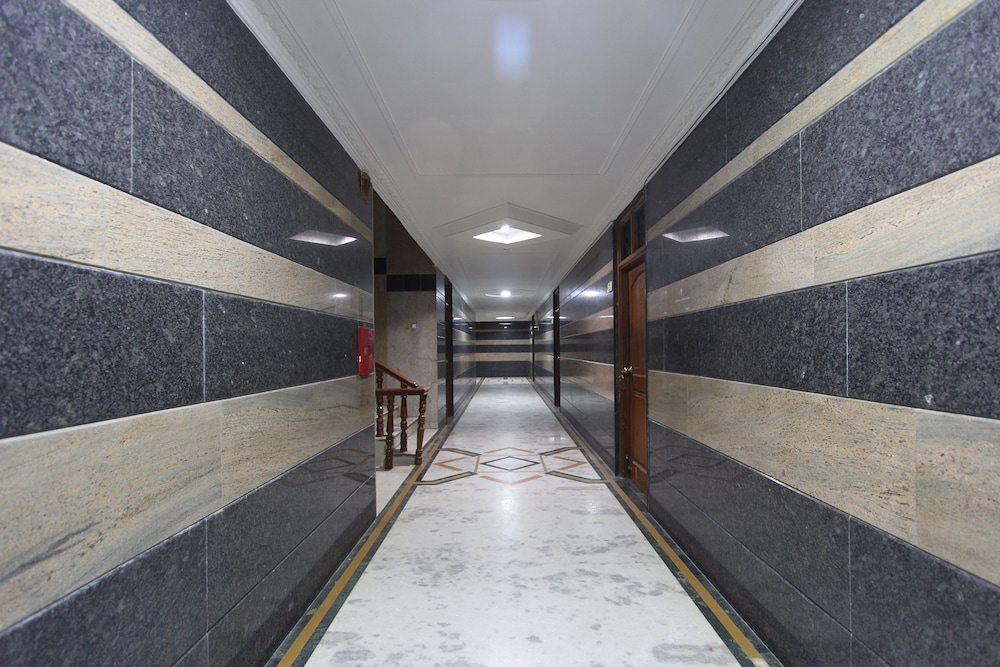 OYO 35457 Hotel Kubera Palace view 4