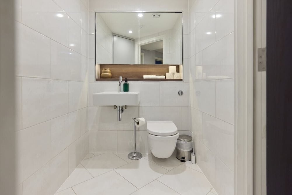 The Westbourne Park Place - Elegant 3bdr Flat