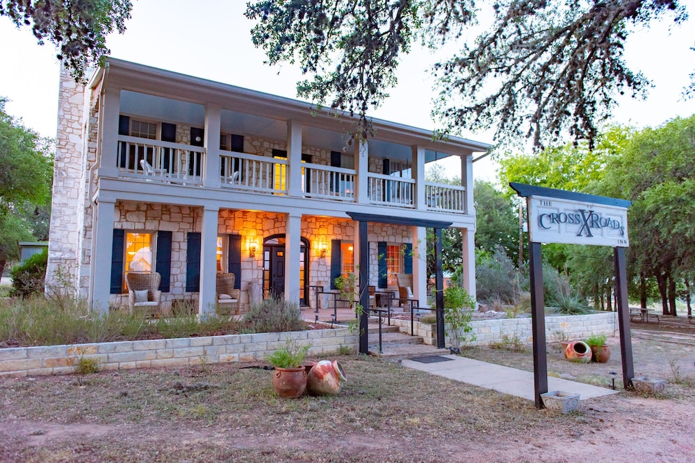 The Crossroads Inn - Property Image 16