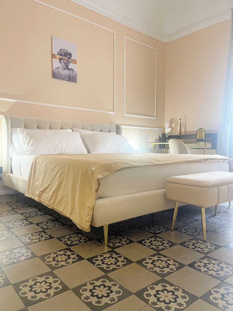 Flame B&B - Elegant Rooms