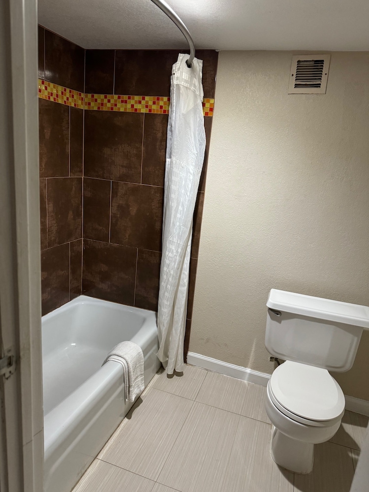 Marshall Vacations - Americas Best Value Inn Marshall - Property Image 18