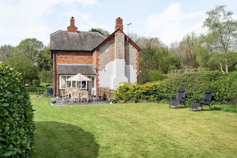 2 Siluria Cottage